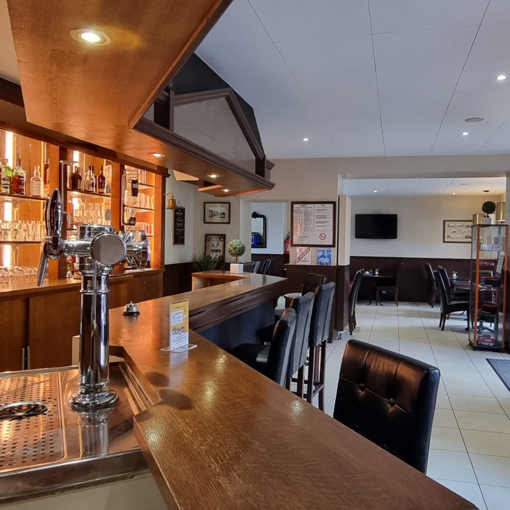 HÔTEL LE BELLEVUE Trouver un bar à Guer (56)