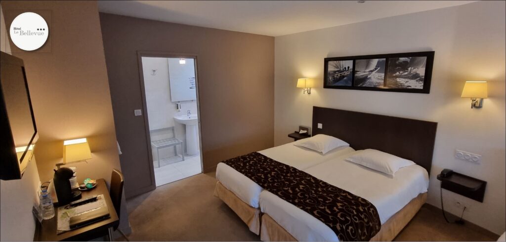 Hotel Bellevue Hotel A Guer Chambre Triple